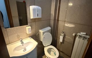 Casă de vânzare  pretabilă pentru clinica, cabinet medical, birouri - Poză 5