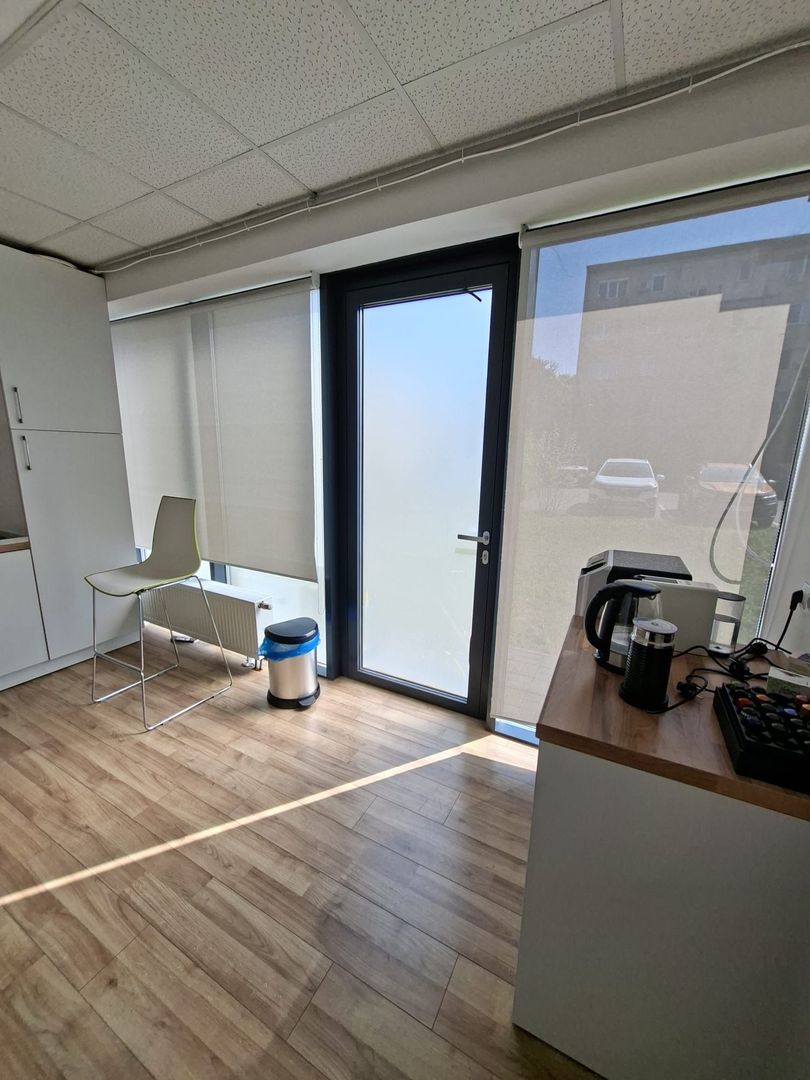 Spațiu pretabil birouri/cabinete medicale - Poză 28
