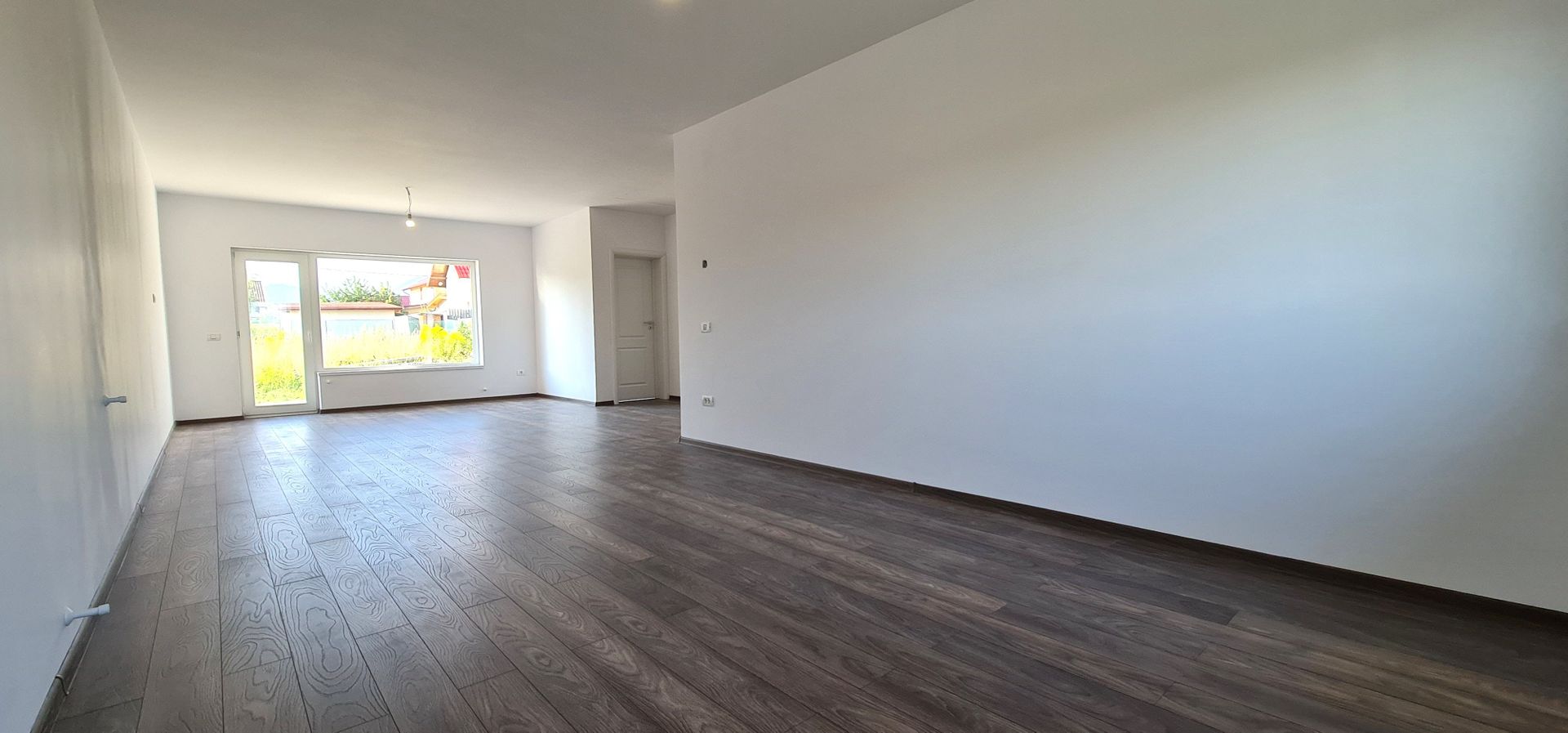 Casa individuala 3 camere finalizata cartier Izvor Tarlungeni Brasov - Poză 4