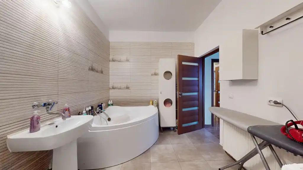 GROZAVESTI - Orhideea / Vila multifunctionala 251 mp / Teren 270 mp - Poză 41