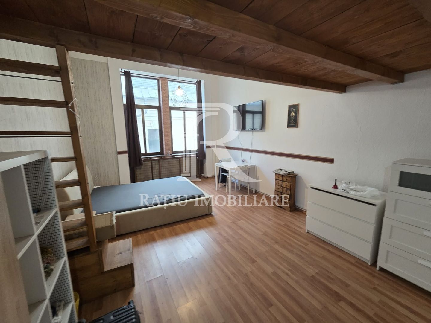 Apartament cu 2 camere | Zona Ultracentrala | Oradea - Poză 3