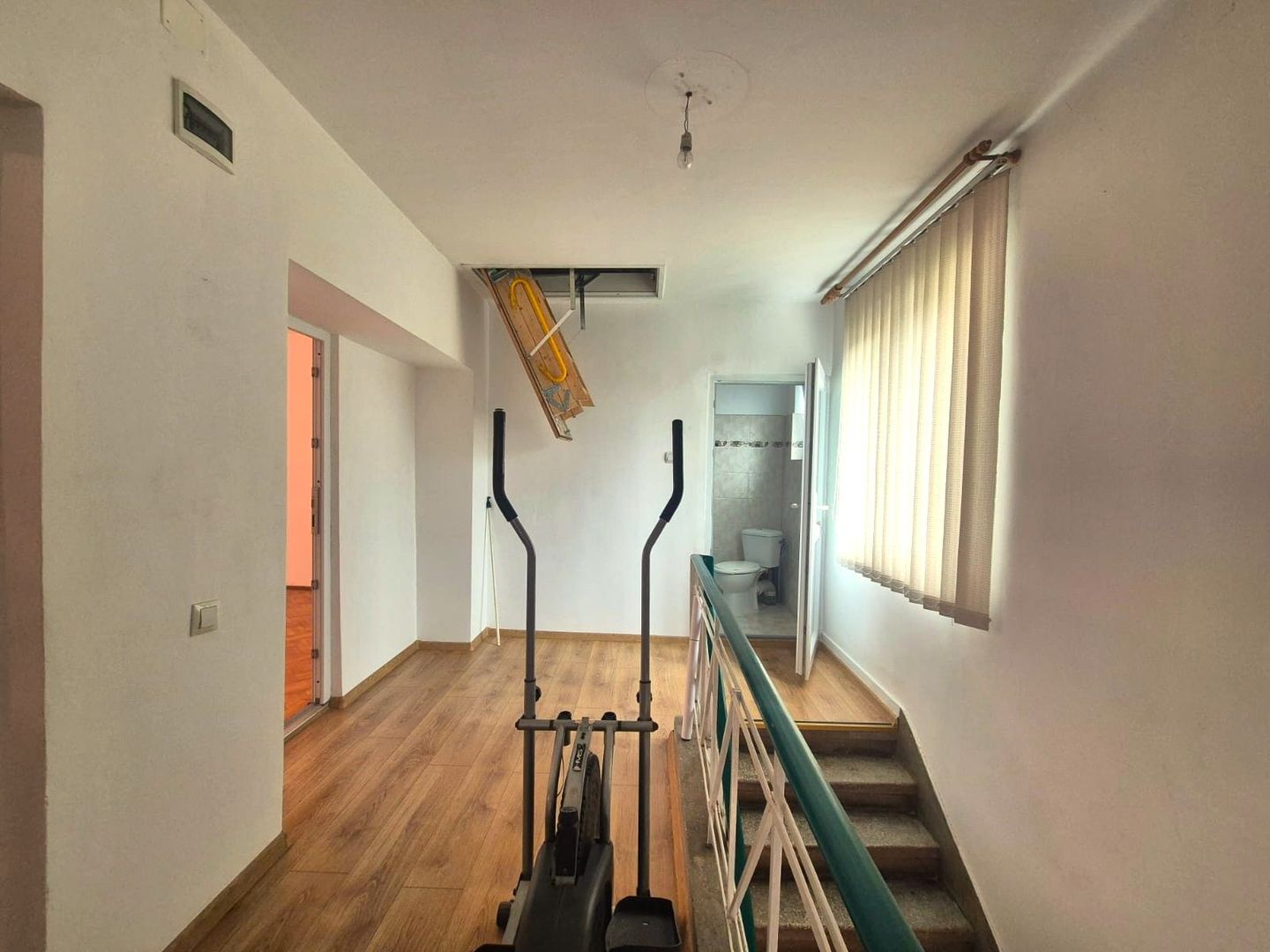 Casă pretabilă investiție, spațioasă, singur în curte, 600 mp teren - Poză 11