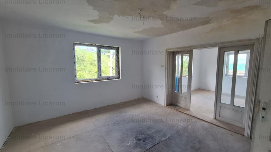 Vila P+E+Pod in Codlea zona cu aer curat,teren 1050 mp - Poză 1