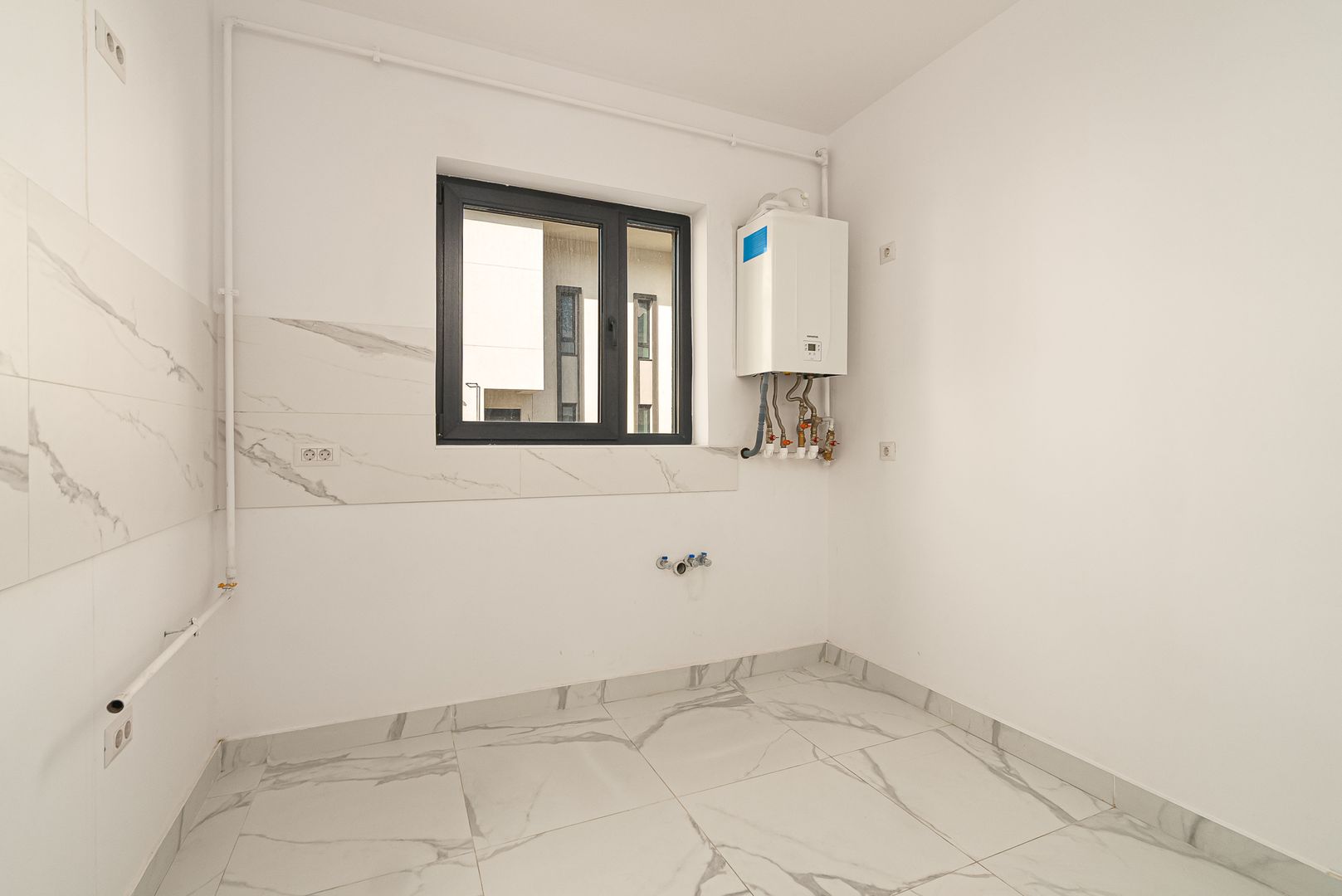 Casă Modernă în Cartier Privat Str Tiparniței–Curte și Parcare Proprie - Poză 15