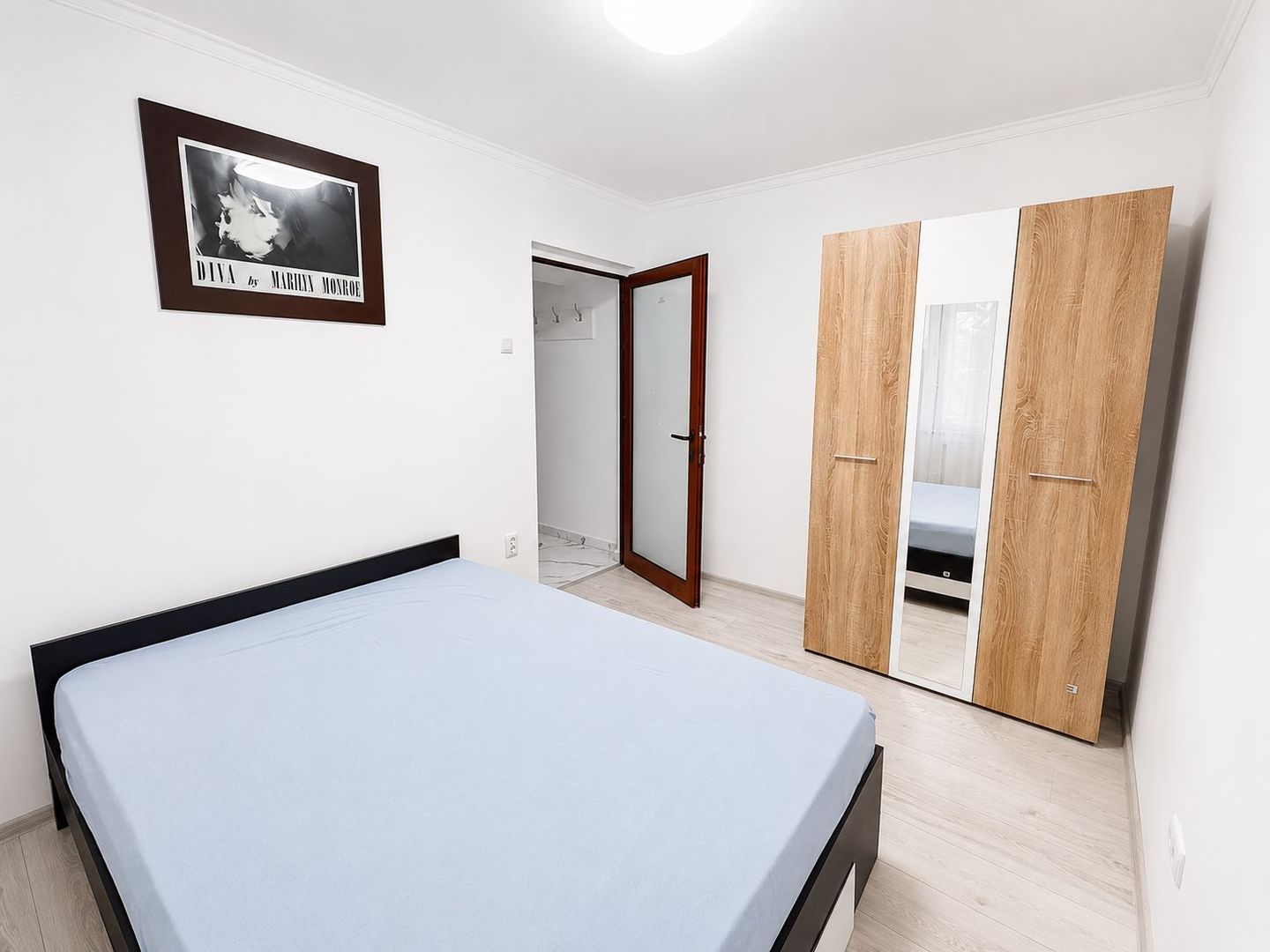 Apartament spațios 3 cam, complet renovat, mobilat – disponibil 01.07. - Poză 4