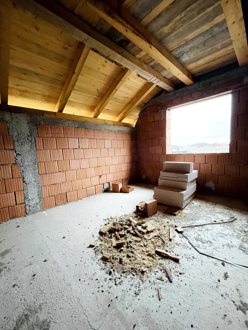 Casă P+M la roșu de vânzare în Cihei – Grigorescu II - Poză 11