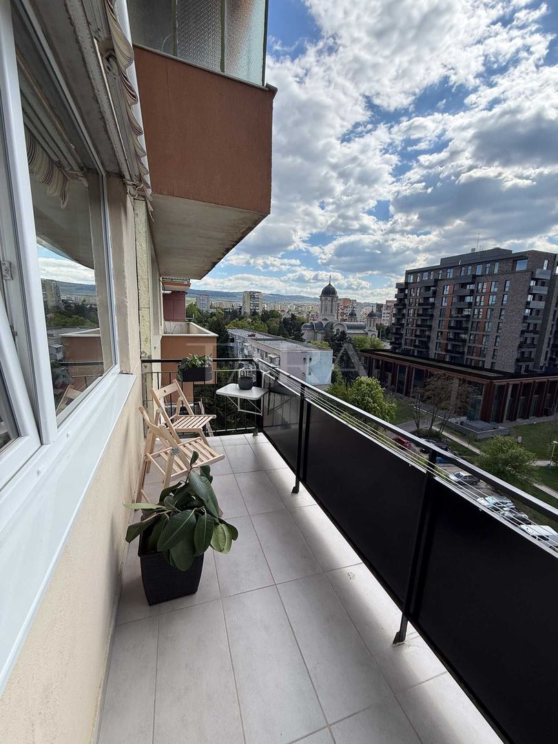 Apartament renovat complet, mobilat ,balcon 9 mp, view panoramic. - Poză 3