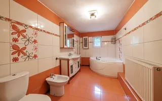 Eleganță și confort pe 500 mp de teren - Vilă în Ștefănești - Poză 29