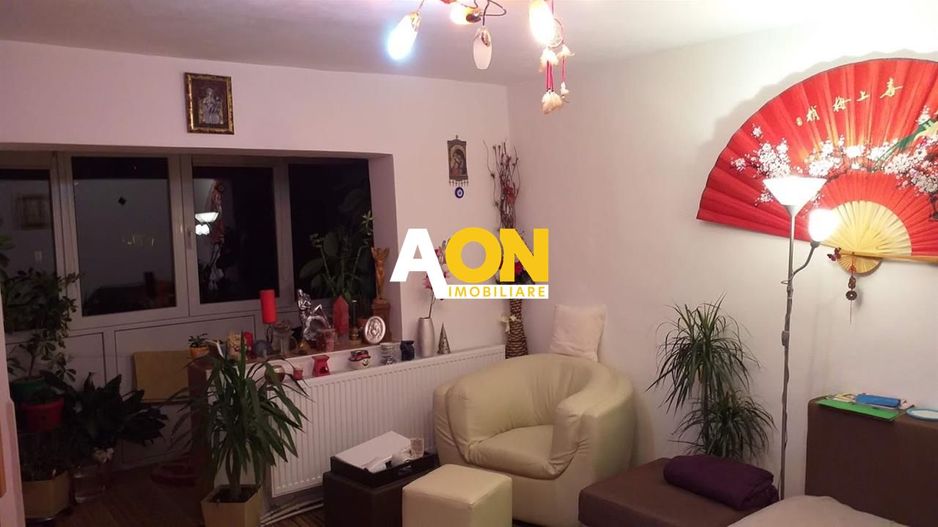 Apartament 4 camere  zona Piata Cetate  multiple imbunatatiri - Poză 2