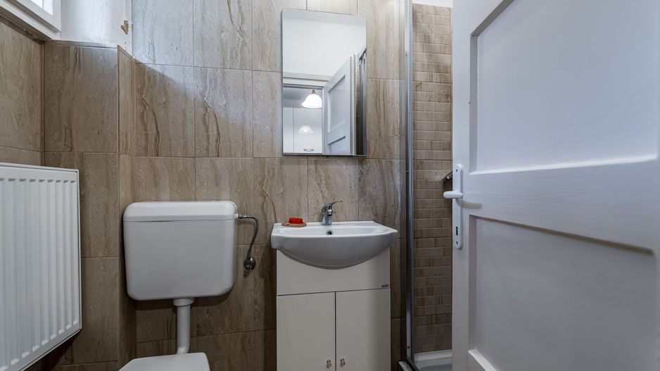 Câștigi o oră pe zi! Apartament cu 2 camere ultracentral, etaj 2 - Poză 5