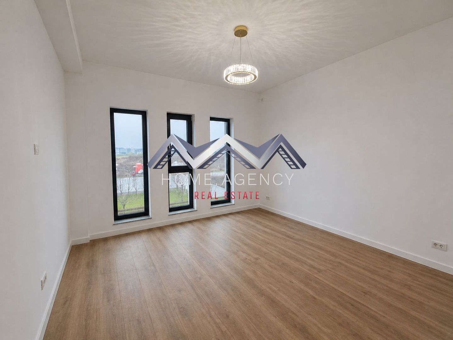 Casă single P+1+Pod în Otopeni - Poză 9