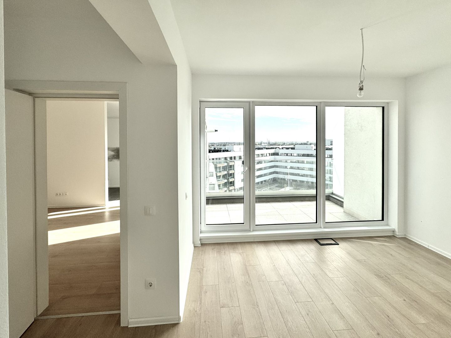 Apartament 3 camere Zona Mall Colosseum-Lacul Străulești - Poză 1