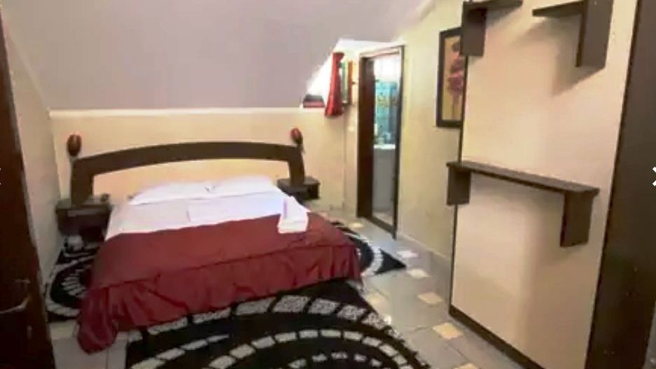 Pensiune cu 18 camere in centrul Brasovului - Poză 26