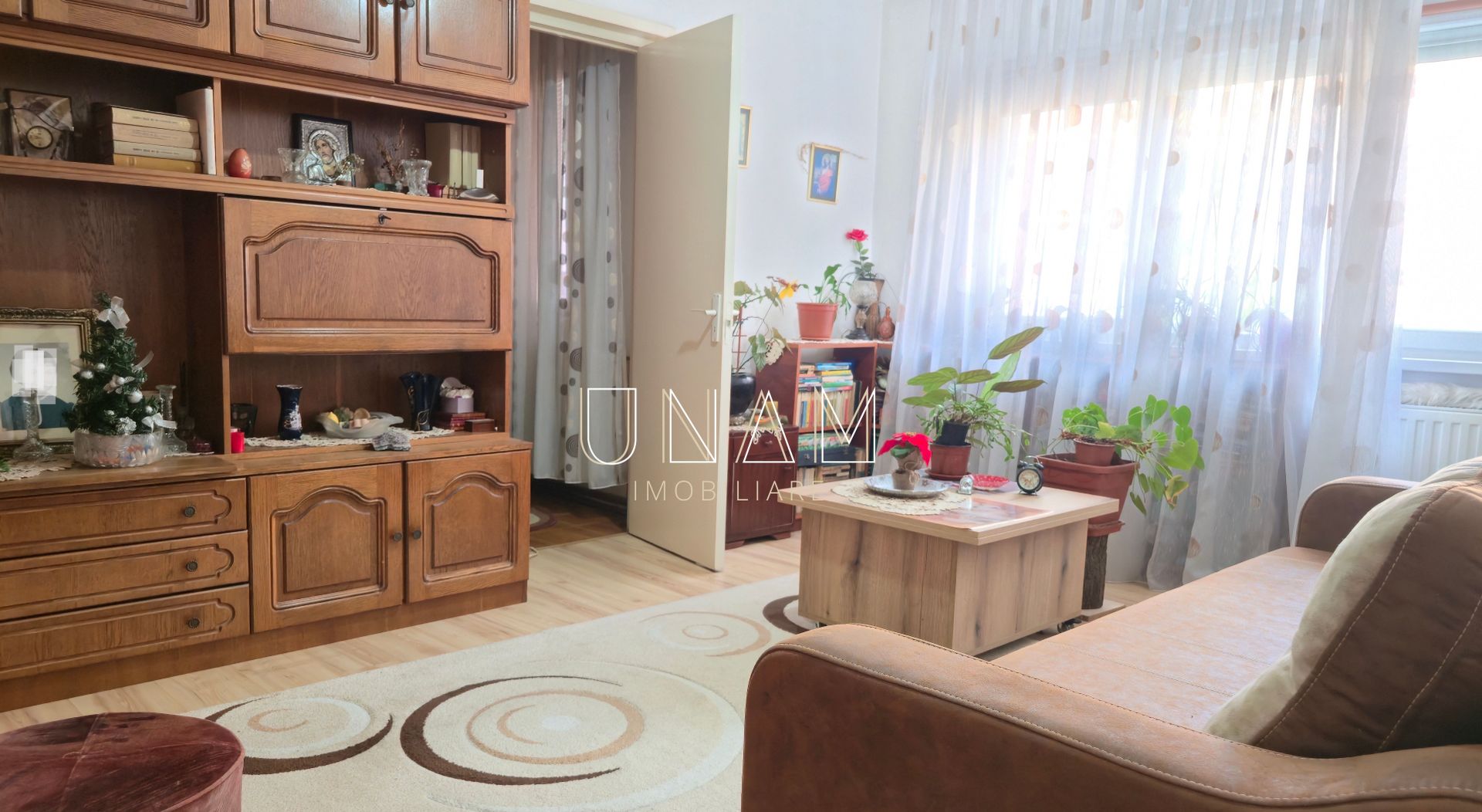 Apartament 3 camere de vânzare, Etaj 2 – Micro 2,  Reșița - Poză 2