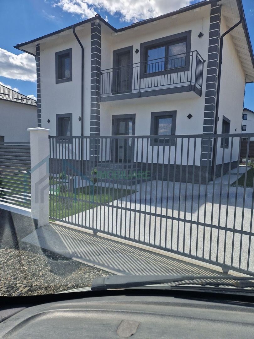 Casa de vanzare compusa din parter etaj - Poză 1