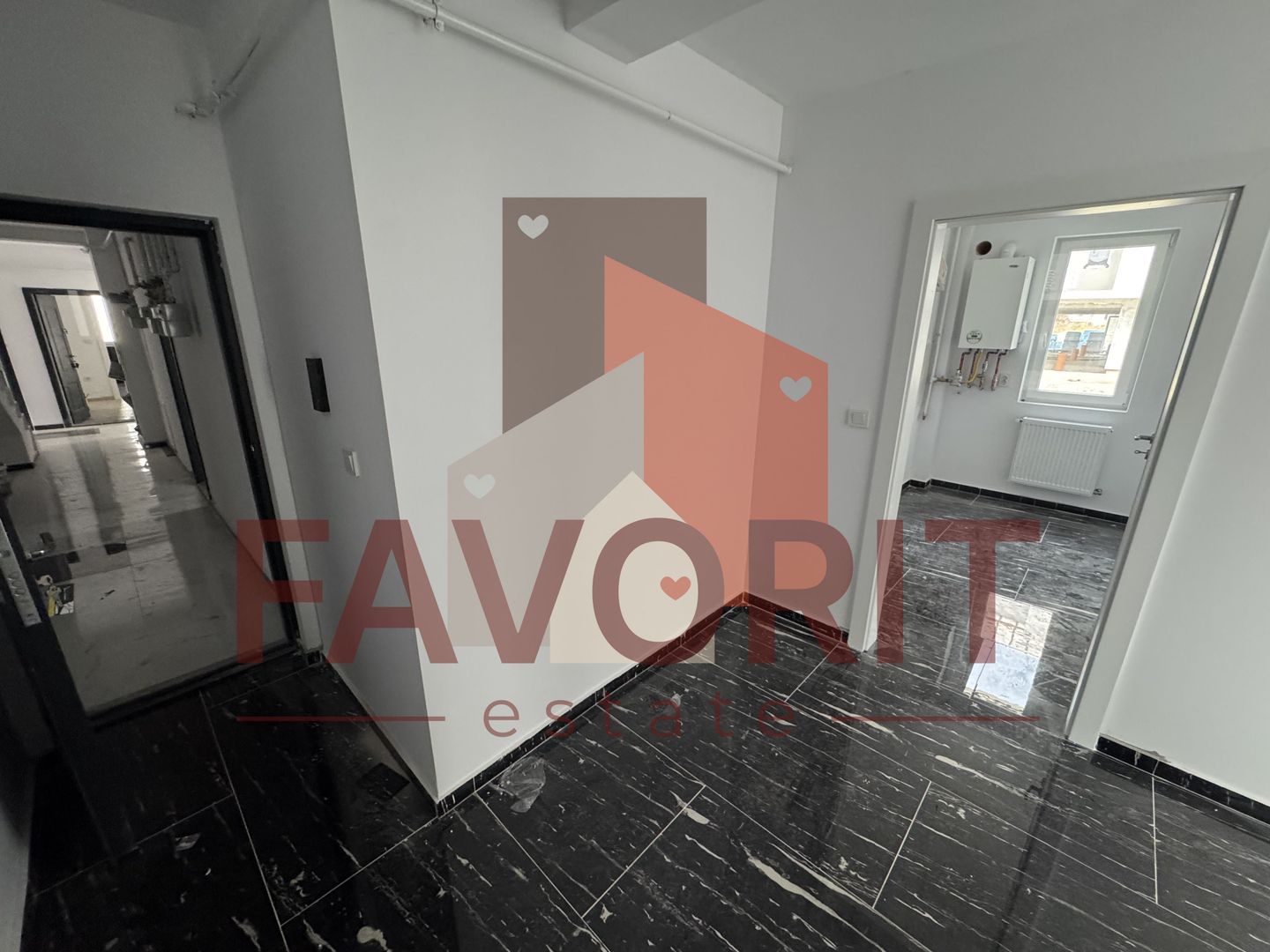 Decomandat. Disponibil imediat. Gradina proprie. Strada asfaltata - Poză 3