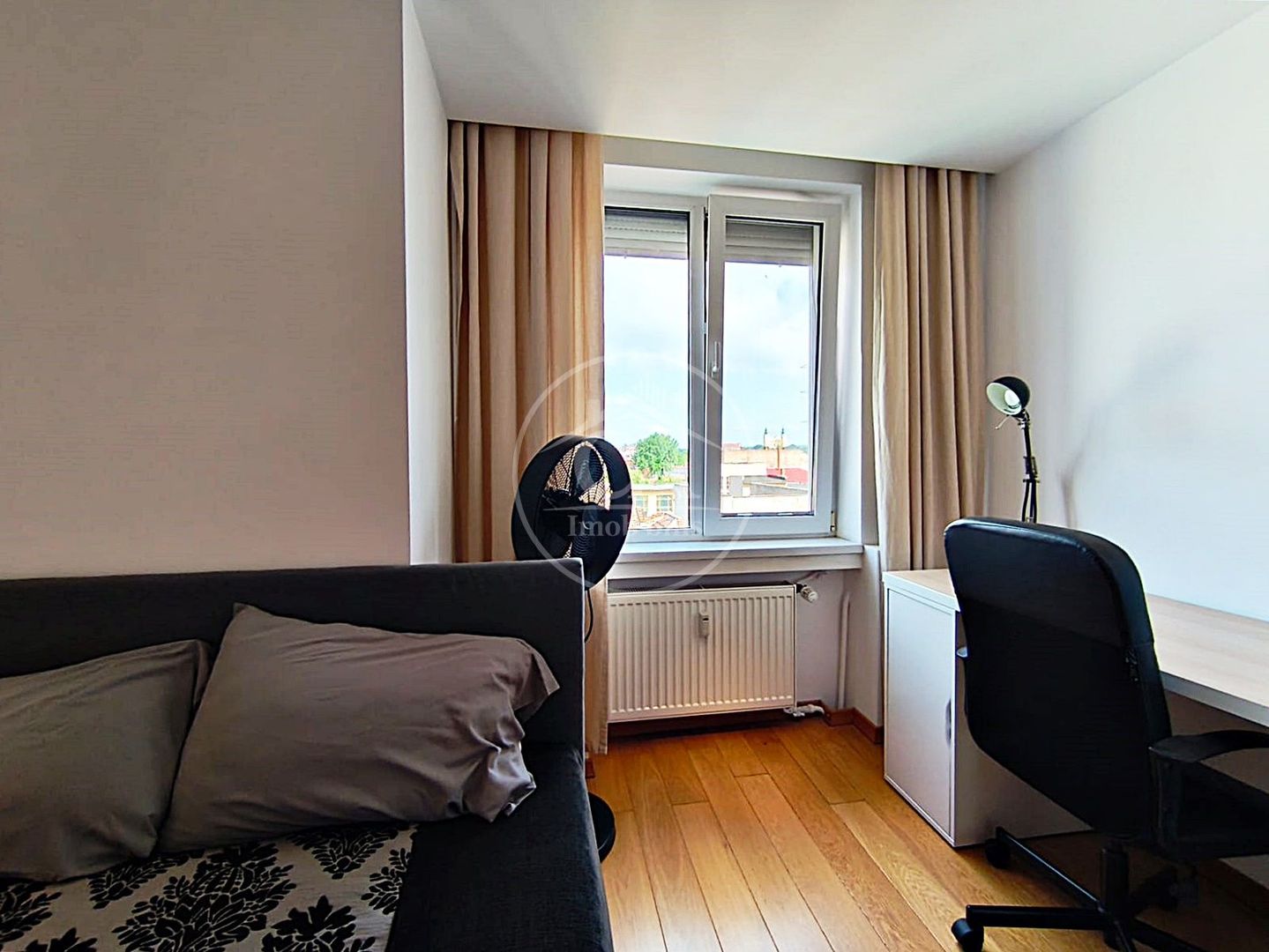 Apartament de vanzare cu 4 camere si terasa, Ultracentral, Oradea - Poză 7