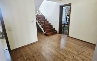 Vilă spațioasă Strejnicu S+P+1E+M, 8 camere, garaj, teren 595 mp - Poză 31
