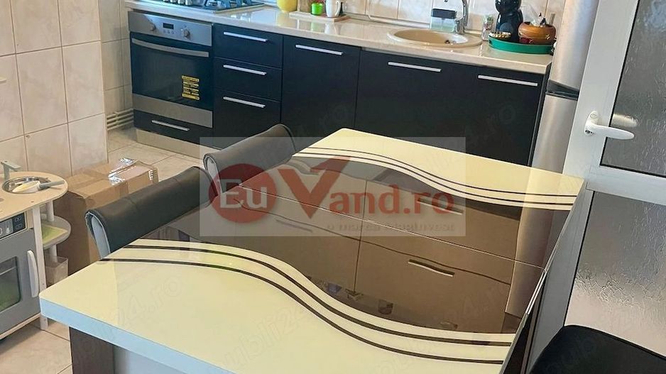 De inchiriat apartament 2 camere,Micro 21, etaj 2, 400 euro - Poză 2