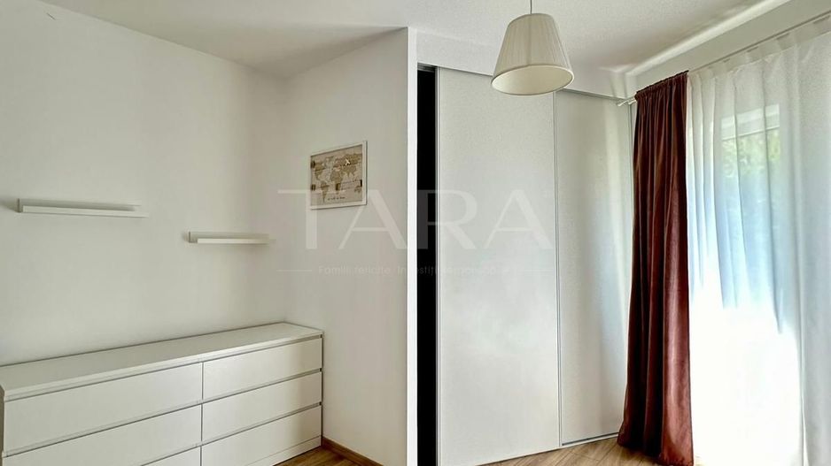Apartament modern cu terasă și parcare, zona Vivo. - Poză 7
