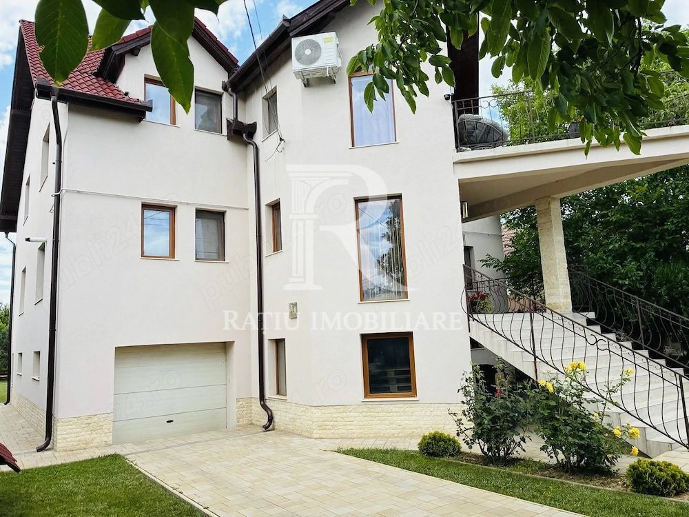 Casă Spațioasă cu 2 Apartamente | Teren 1.100 mp | Marghita - Poză 2