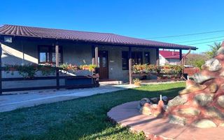 Aproape de oras! Vanzare casa cu 4 camere in Gura Ocnitei! - Poză 1