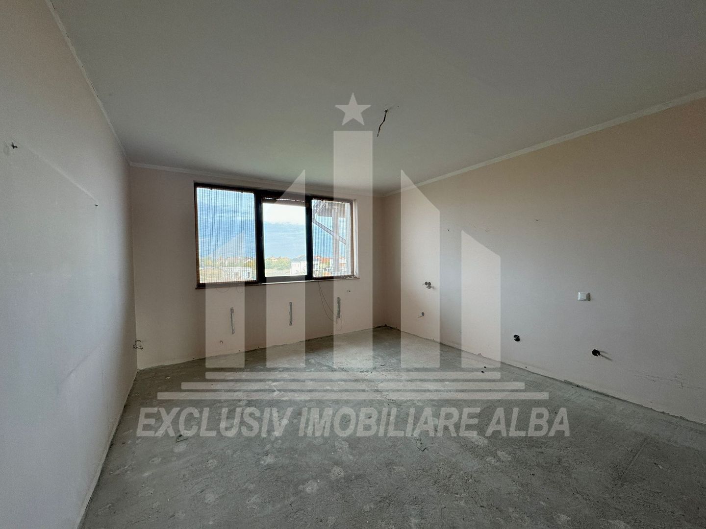 Apartament cu 5 camere de vanzare, Dealul Furcilor - Poză 1