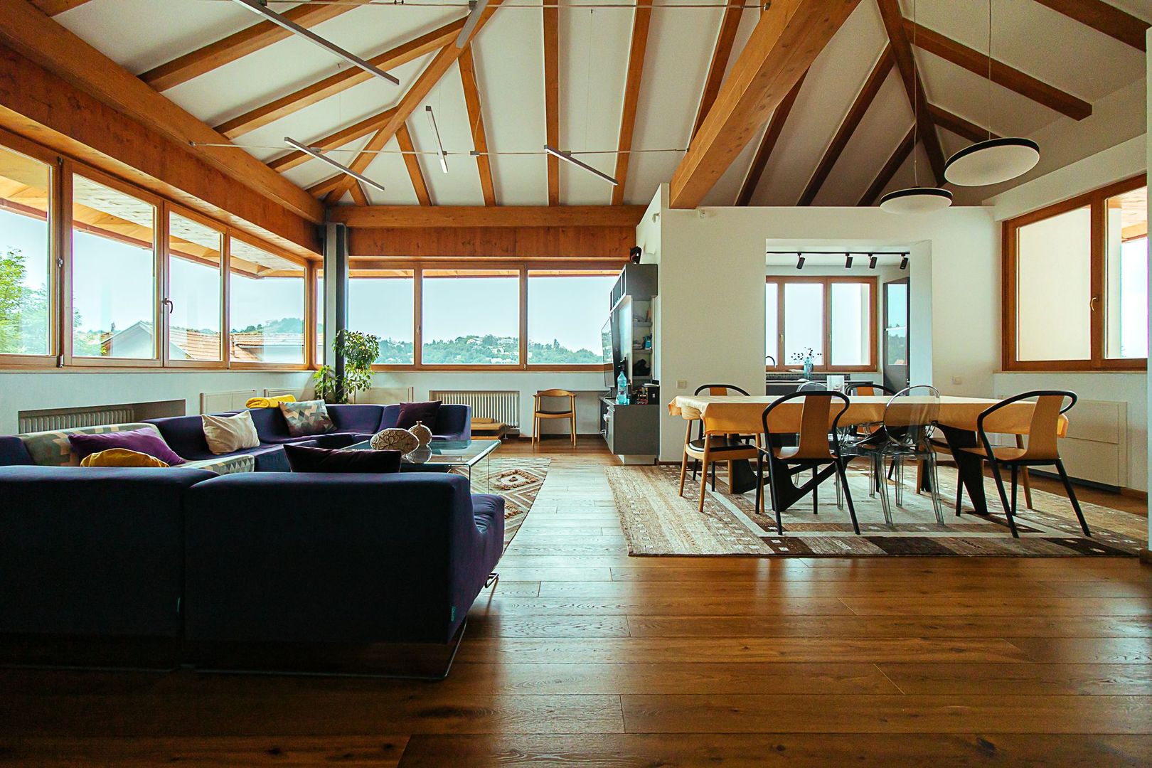 Imobil deosebit, cu priveliste 360 de grade - Poză 3