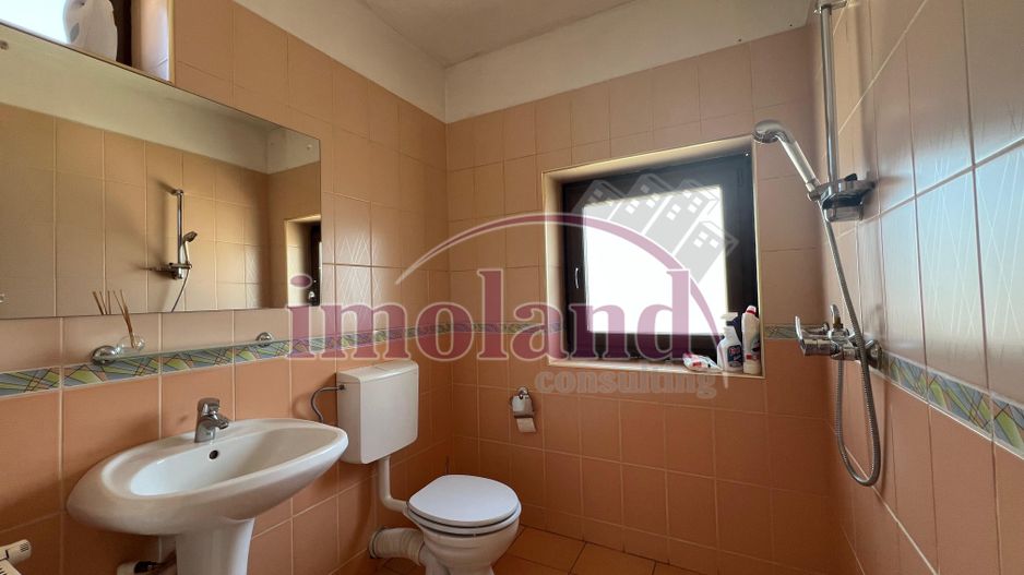 Casa 15 camere cu parcare mare - Jiului - Poză 18