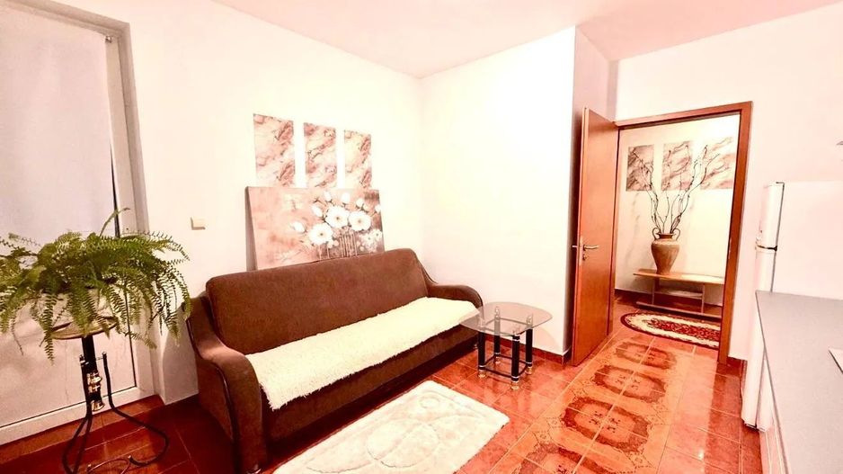 Apartament cu un dormitor, S. totala 56 m2 Et 1 Str Intrarea Siretului - Poză 1