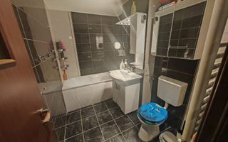 4 camere | centrala proprie | etaj intermediar | zona excelenta | renovat | - Poză 12