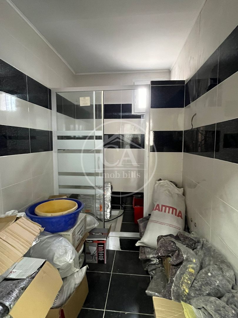 Casa de vanzare D+P+E+M cu 5 camere în Livada De Bihor - Poză 3