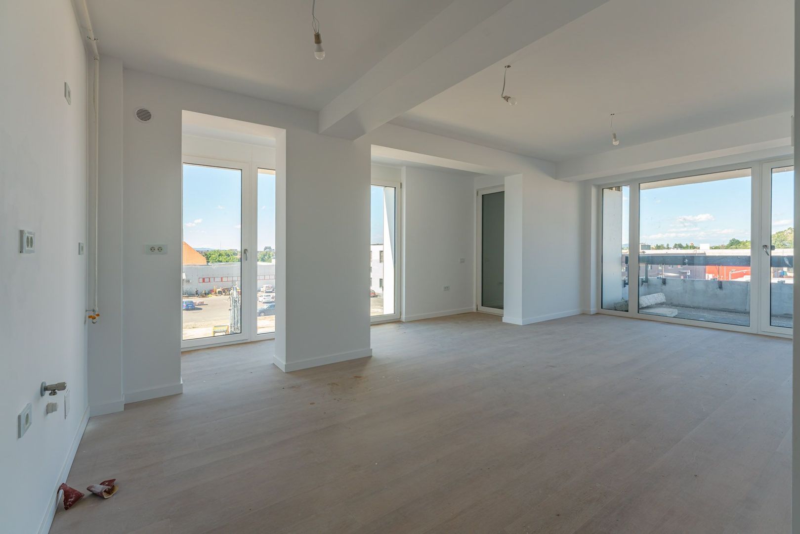 Apartament modern cu 2 camere și balcon generos | Zona Bartolomeu - Poză 2