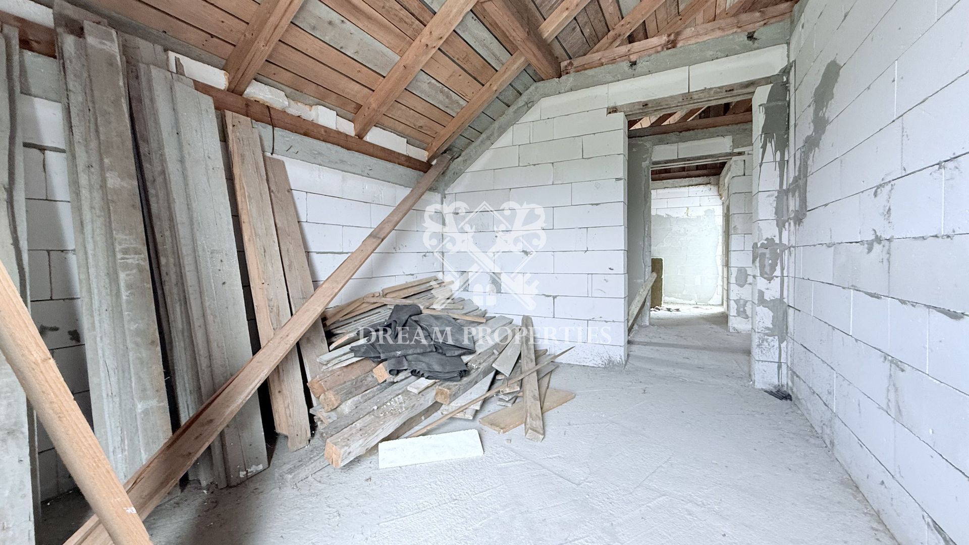 Casa individuala 5 camere, 2 bai, 120 mp, teren 300 mp, Sannicoara - Poză 9