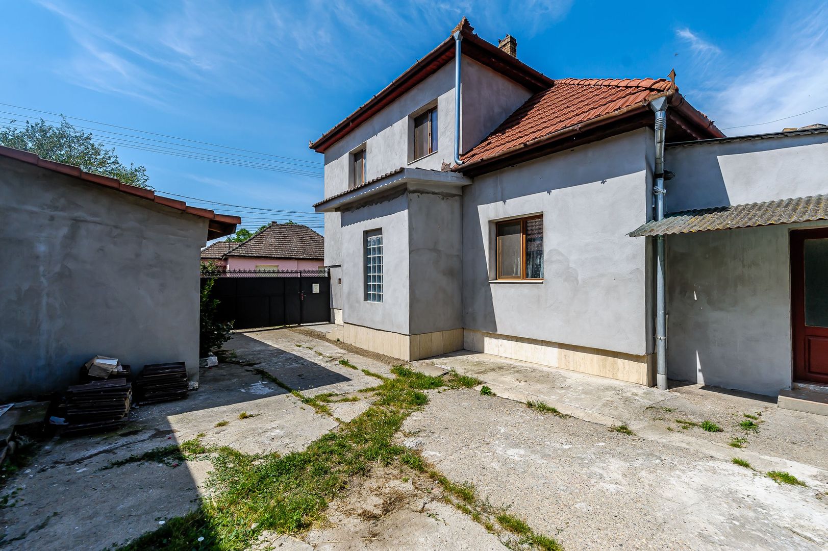 Casă cu 2 corpuri de clădire în Pecica, Arad. - Poză 4