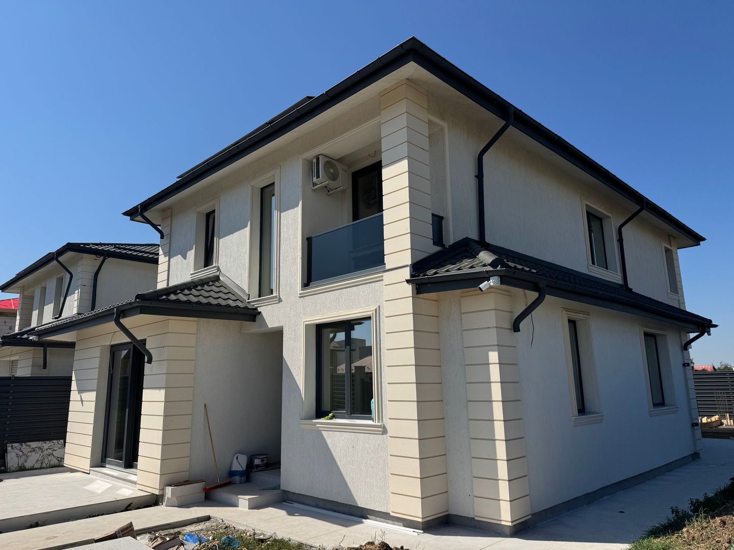 Vila Tunari ECO, POMPA de caldura si PANOURI Fotovoltaice si GARAJ - Poză 7