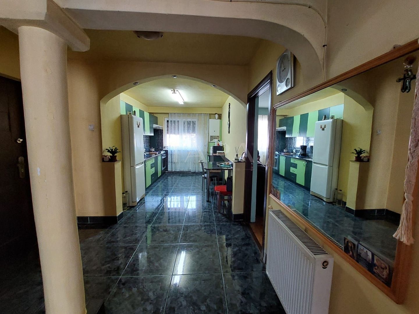 "Apartament 3 camere zona Flora – confort și accesibilitate" - Poză 1