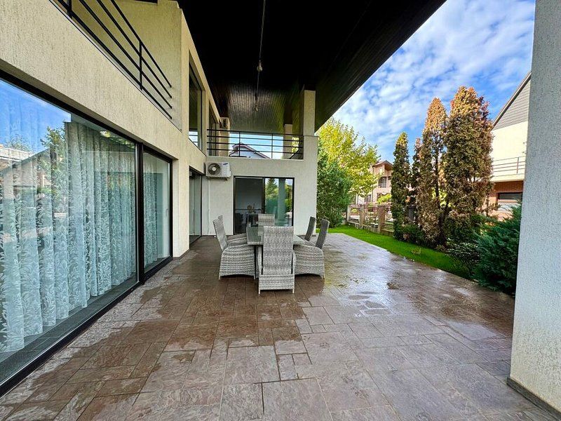 Vila lux de vanzare in cel mai dorit complex din Erou Iancu Nicolae-locatie rara - Poză 34