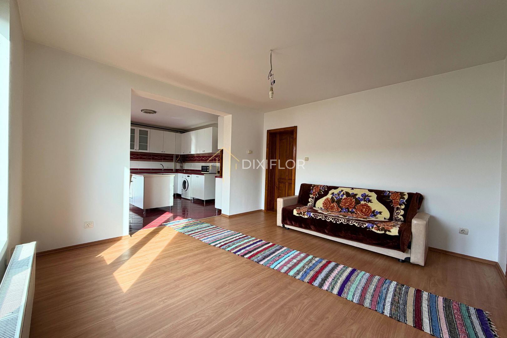 Casa unifamilială cu teren generos - Poză 5