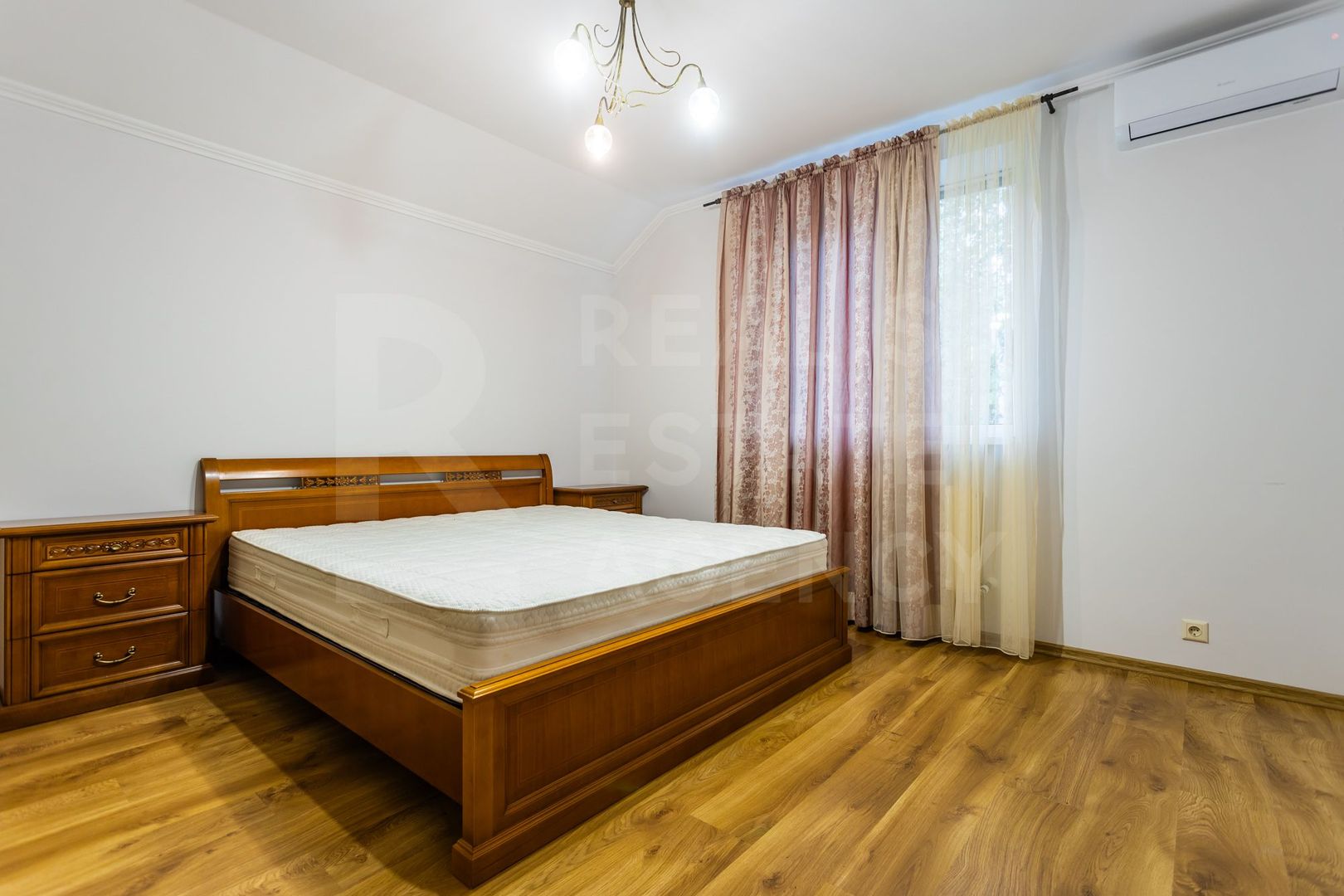 Chirie, casă, 3 camere, strada Sergiu Radautanu Codru - Poză 13