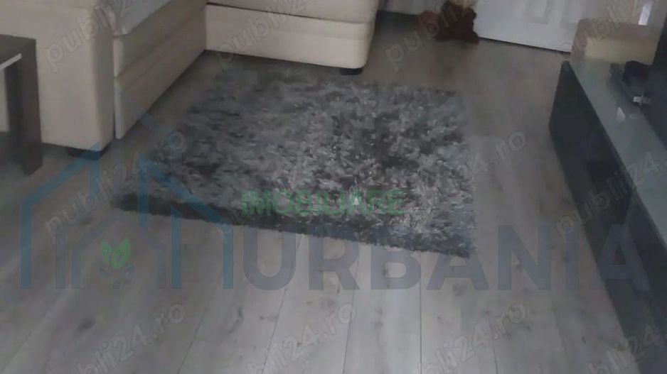 P.f De vanzare apartament cu 4 camere - Poză 1