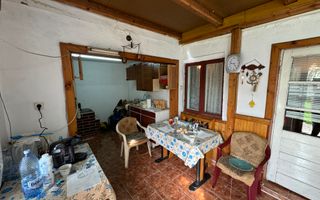 CASA 4 CAMERE, TEREN 604 MP, VOINESTI LERESTI, COMISION 0% - Poză 11