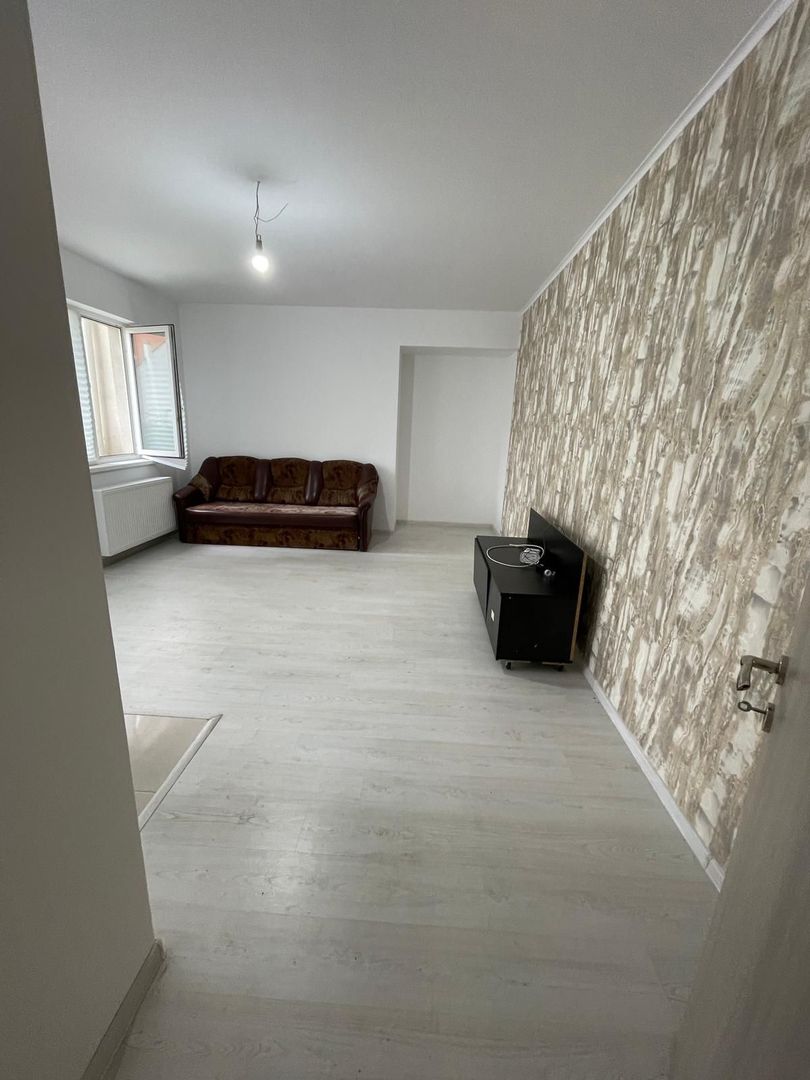 Apartamament 3 camere Grand Arena,centrala proprie/renovat - Poză 1