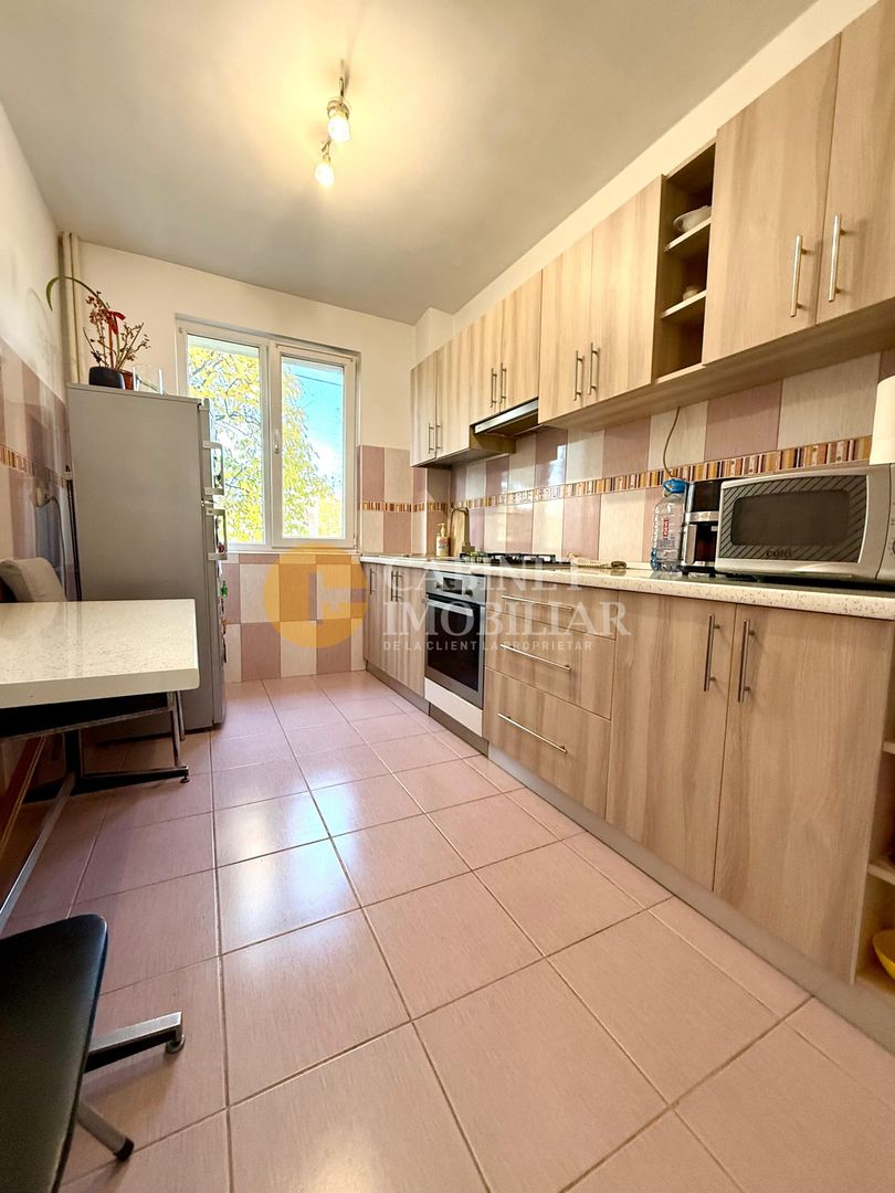 3 Camere Decomandat - Etaj 1 - Zona Podu Ros - Primaverii - Poză 3