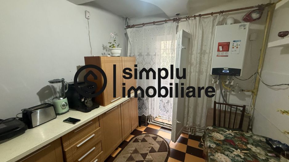Apartament 2 camere Decomandat 1 Mai zona Pelendava et 1/4 - Poză 8