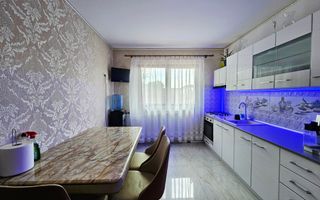 Vila 6 camere la intrare in Dobreni - Poză 4