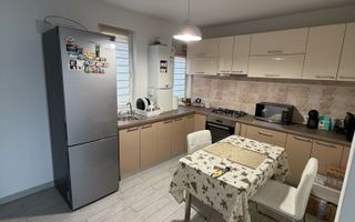 Vila de vanzare P+1+M 132MP / Brgadiru/ 145000 negociabil - Poză 3