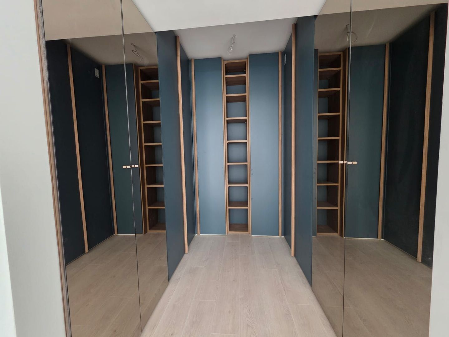 Apartament 2 camere | 62.9 mp | Complex MTM Pipera | Dressing generos - Poză 2