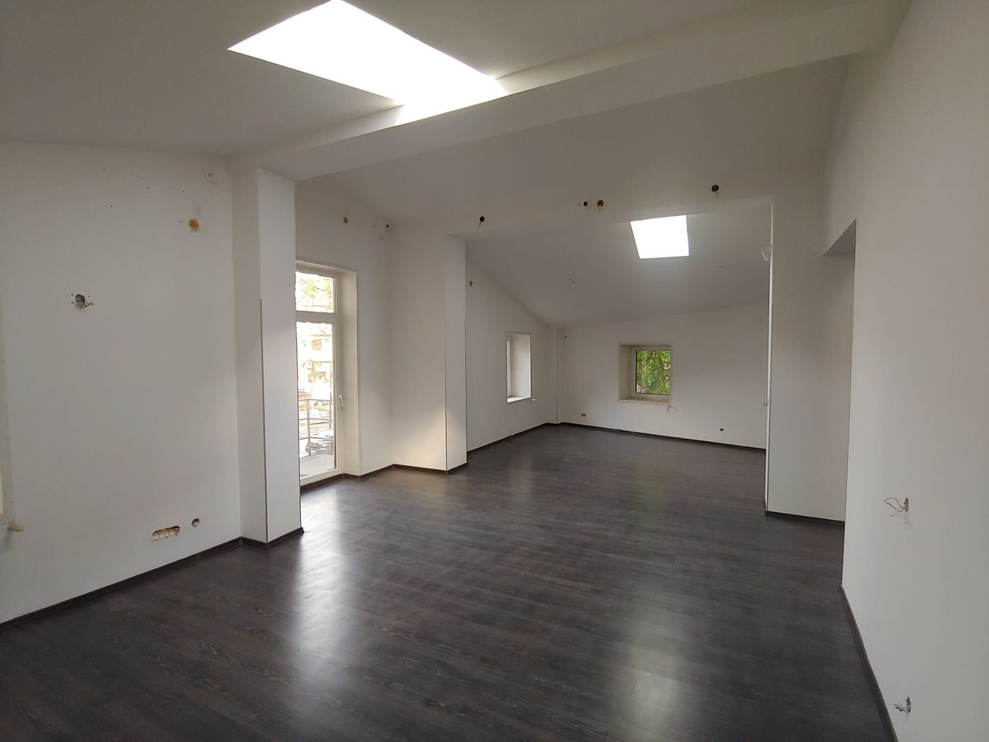 Spațiu comercial stradal | Dacia | Echipamente gelaterie incluse - Poză 3