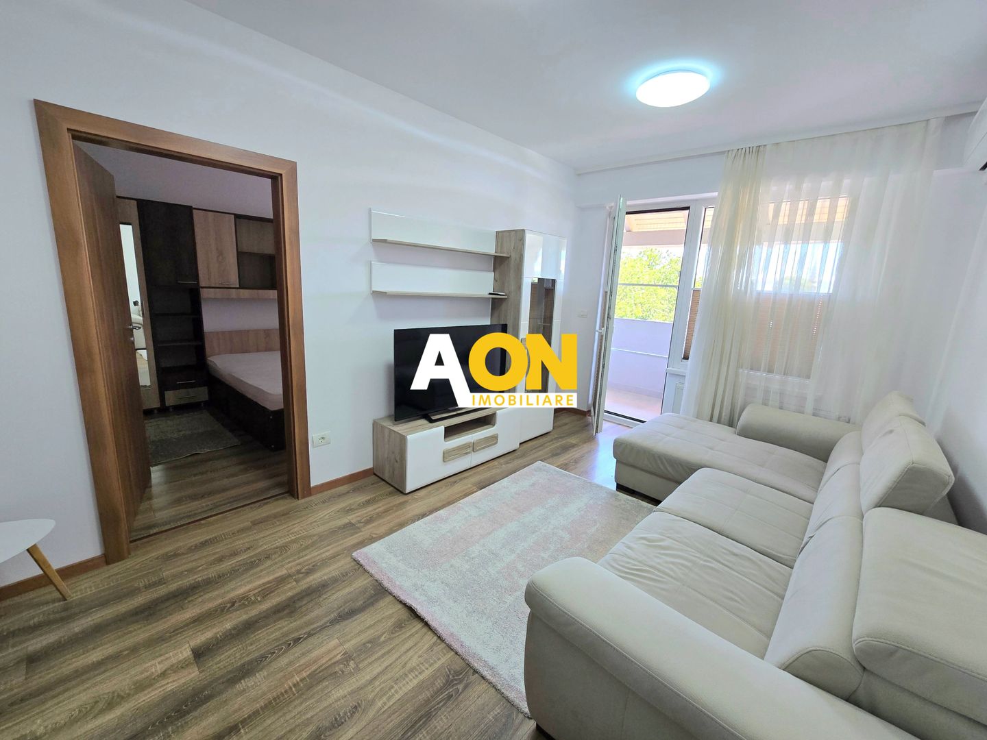 Apartament cu 3 Camere, Complet Mobilat, Bloc Nou, Zona Centru - Poză 2